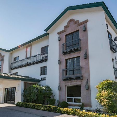 Quinta Dorada Hotel & Suites Saltillo Exterior foto